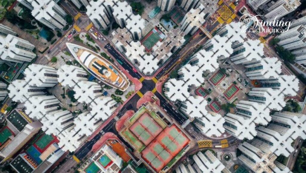 Kowloon Walled City: Architectural Maze: Designing for Density